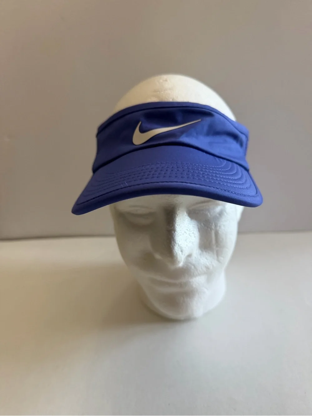Nike Visor Hat Dri-Fit Golf Tennis Violet Sun Adjustable Lightweight Cap Swoosh